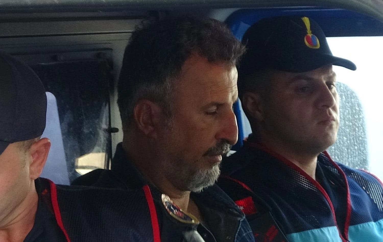 Mersin'in Erdemli ilçesinde, kadın öğretmeni bıçaklayarak öldürdüğü gerekçesiyle aranan şüpheli gözaltına alındı. / AA