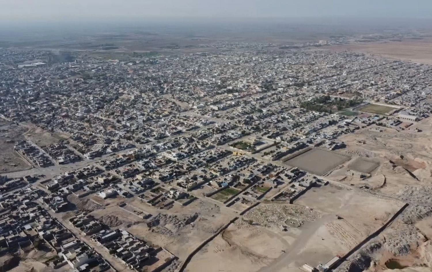 دیمەنێکی گشتیی خورماتوو