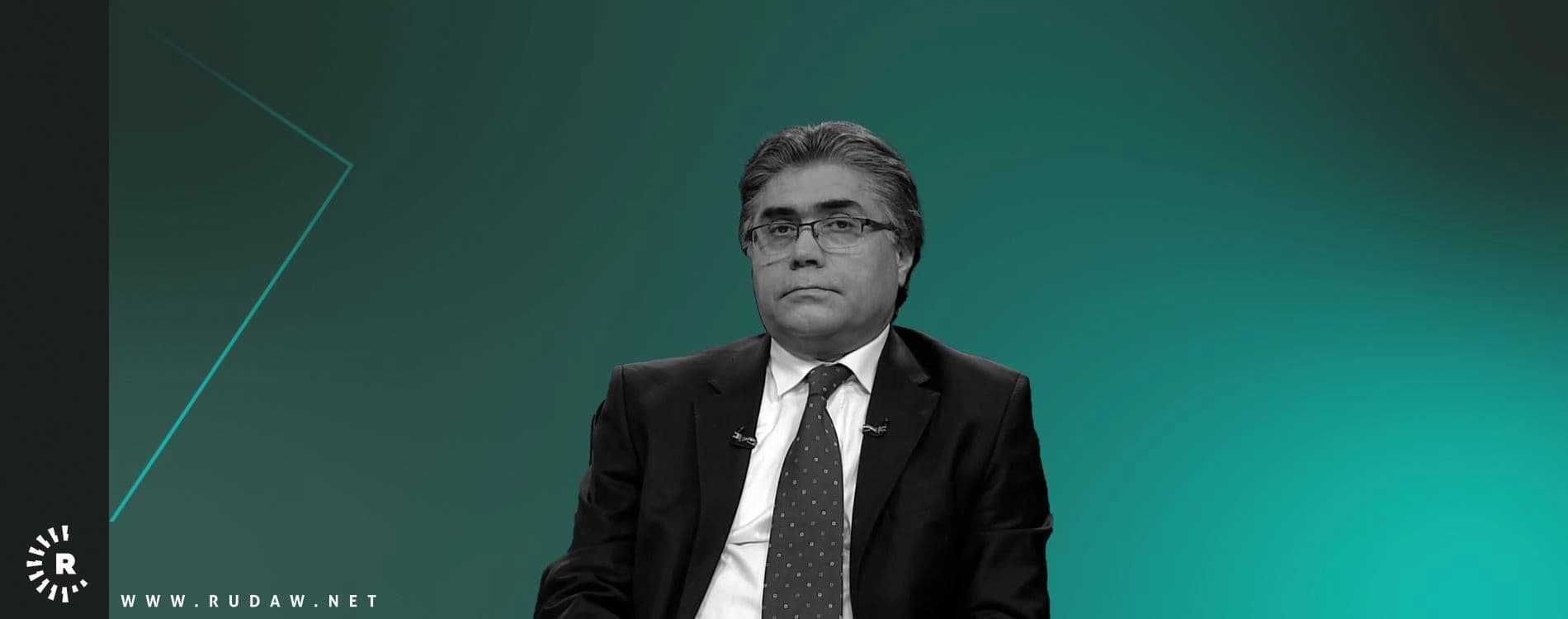Ez li peravê behrê Alan im, li Cizîra Botan Cemîle me, li Amedê Narîn im