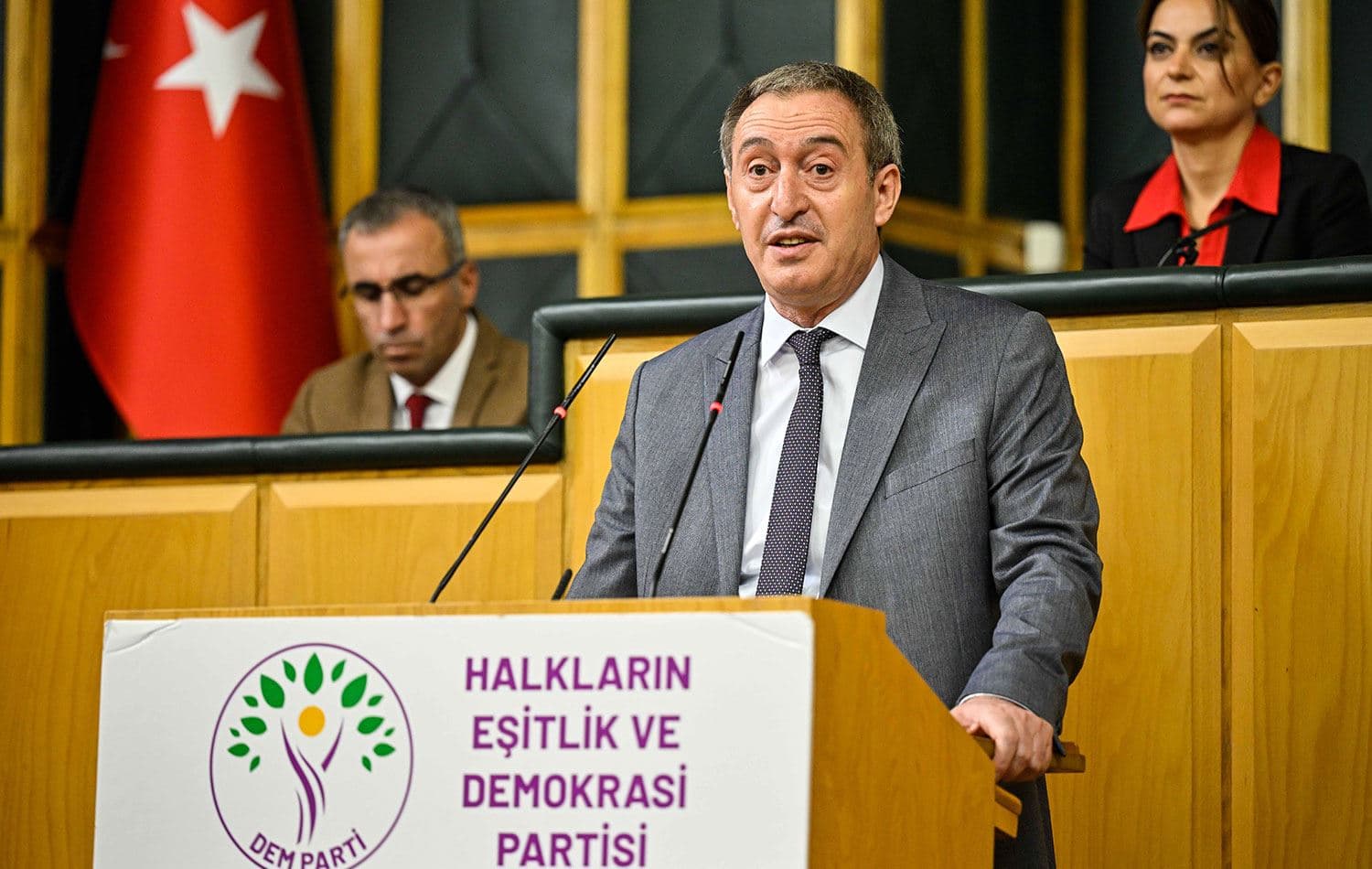 DEM Parti Eş Genel Başkanı Tuncer Bakırhan, partisinin Meclis grup toplantısına katılarak konuşma yaptı. / Foto: AA