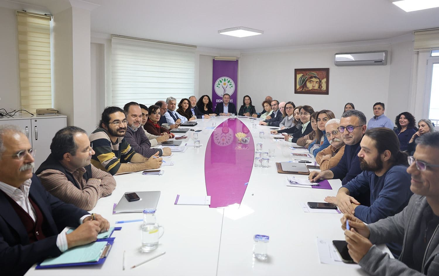 Desteya Birêviber a Navendî ya DEM Partiyê civiya