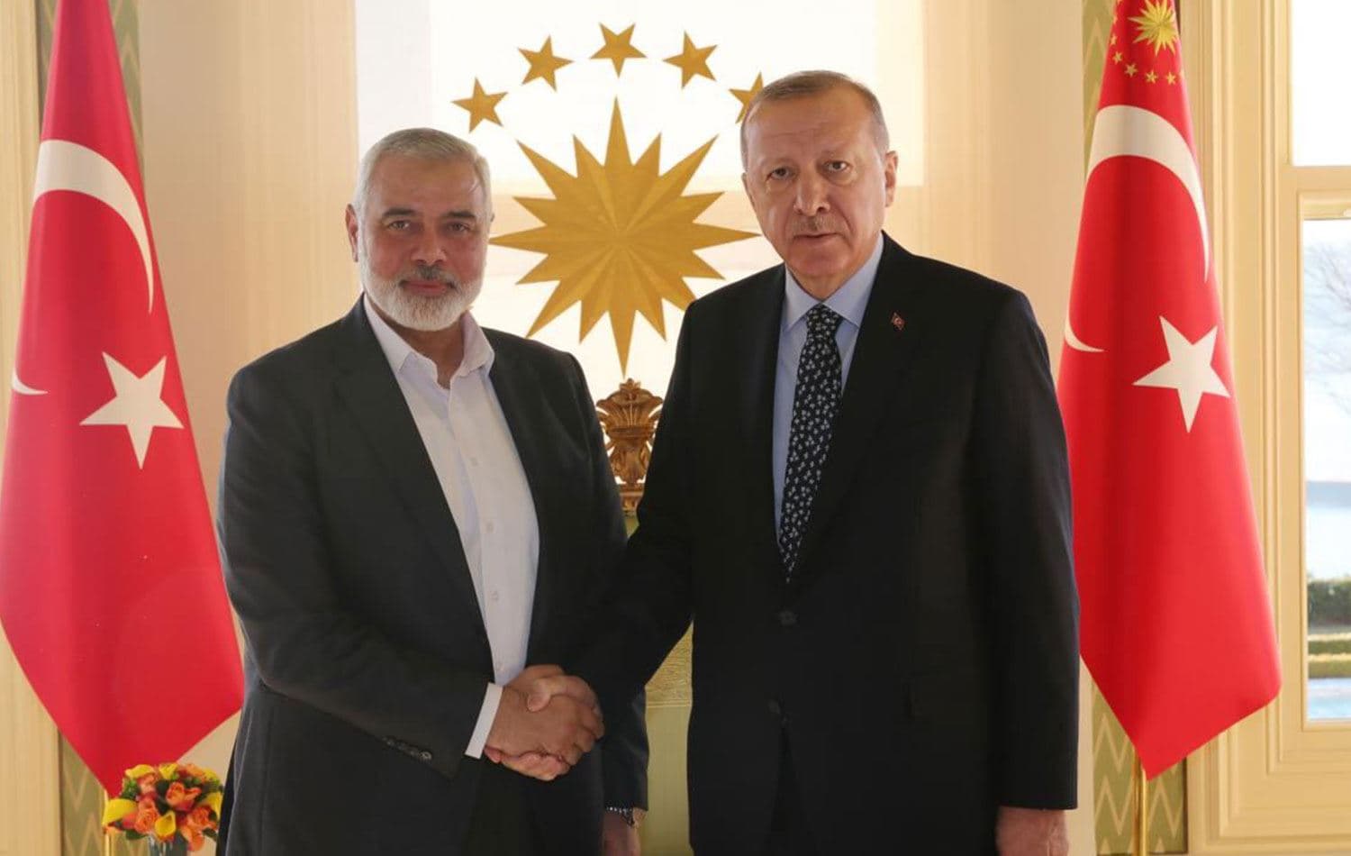 İran'ın başkenti Tahran'da İsrail tarafından öldürülen Hamas eski lideri İsmail Haniye (solda) ve Türkiye Cumhurbaşkanı Recep Tayyip Erdoğan / Foto: Arşiv
