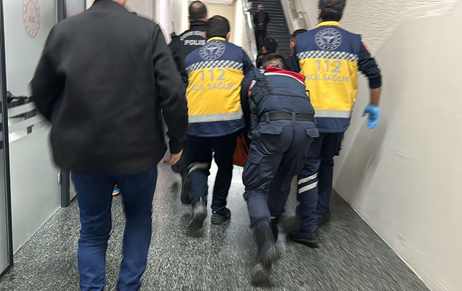 Tîmên tenduristiyê li cihê bûyerê ne/Wêne: AA