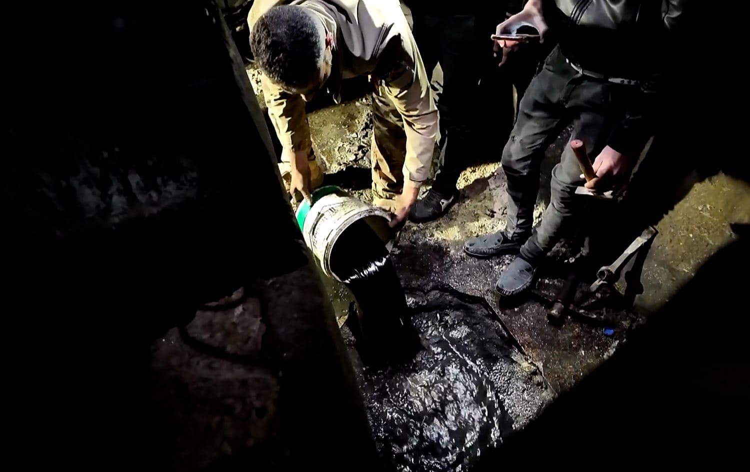 Syrians search for loved ones in notorious Sednaya prison