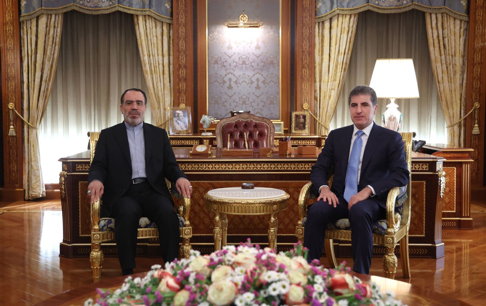 نێچیرڤان بارزانی، سەرۆکی هەرێمی کوردستان و فه‌رامه‌رز ئه‌سه‌دى، كۆنسووڵی گشتيى نوێى كۆمارى ئيسلاميى ئێران له‌ هه‌ولێر