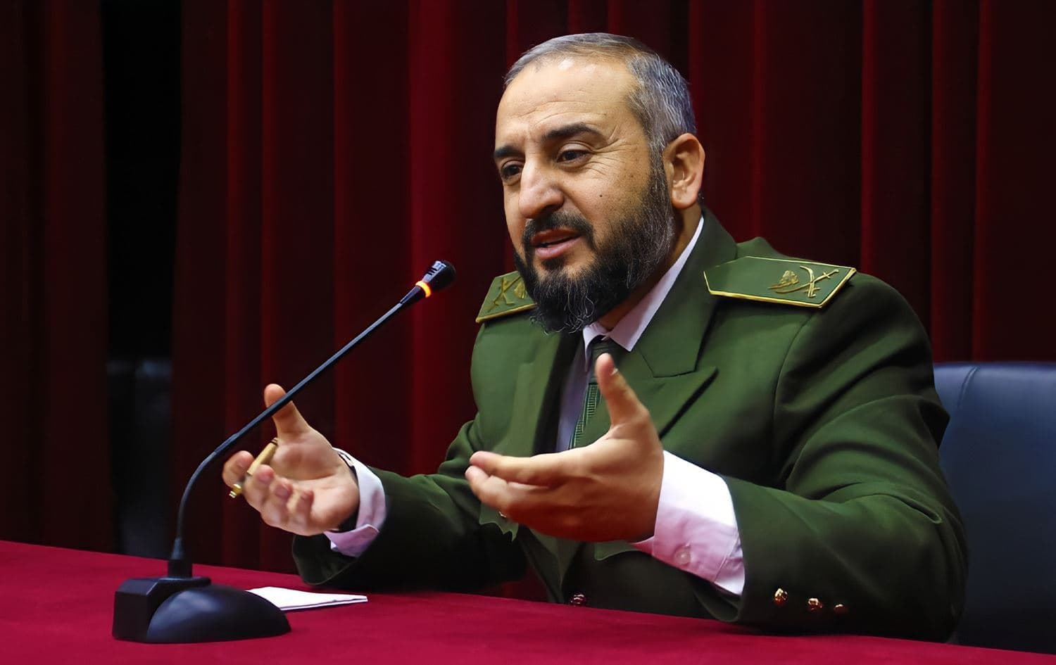 uriye geçici hükümetinin Savunma Bakanı Tümgeneral Murhef Ebu Kasra