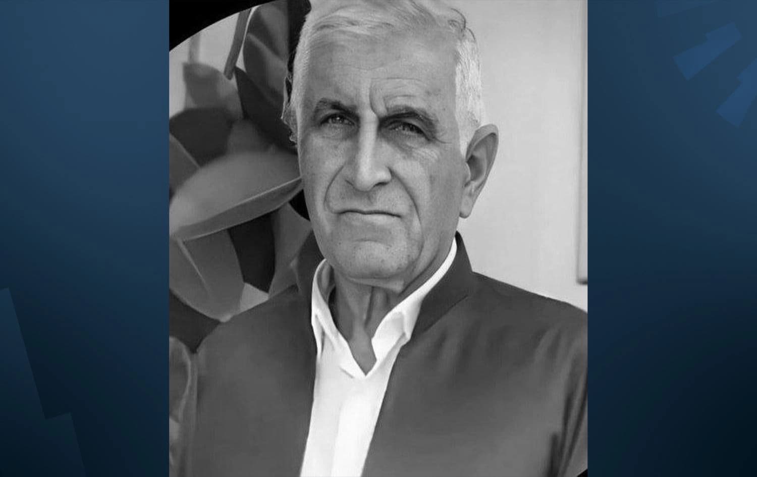 وێنەی عومرەکارەکە. 