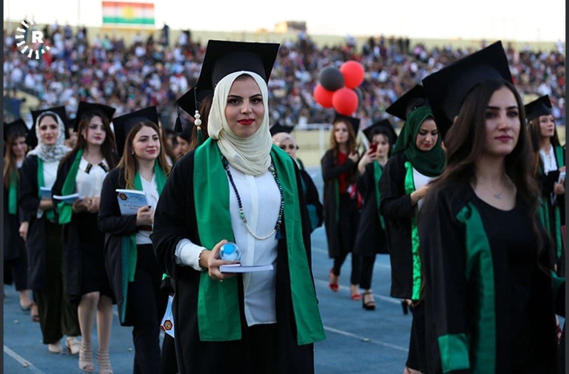 ئاهەنگێکی دەرچوونی قوتابیان لە زانکۆی سەلاحەدین لە هەولێر. وێنە: رووداو