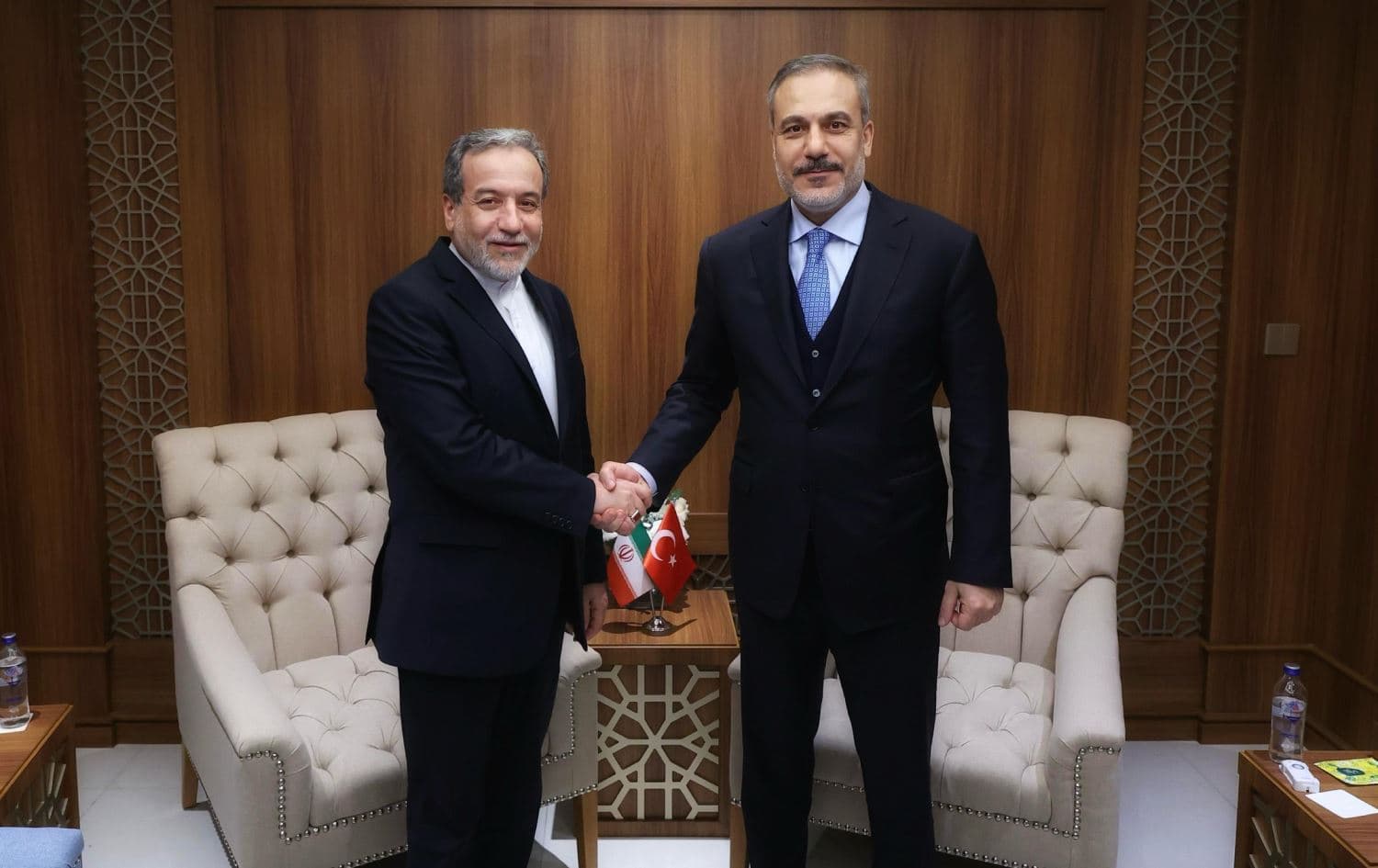 Türkiye Dışişleri Bakanı Hakan Fidan, Suudi Arabistan’ın Cidde kentinde düzenlenen İslam İşbirliği Teşkilatı Dışişleri Bakanları Olağanüstü Toplantısı kapsamında İran Dışişleri Bakanı Abbas Erakçi ile bir araya geldi