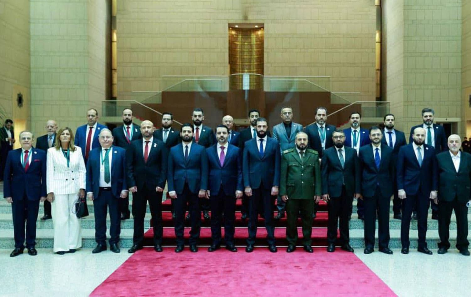 Şara'nın yeni kabinesi bir arada