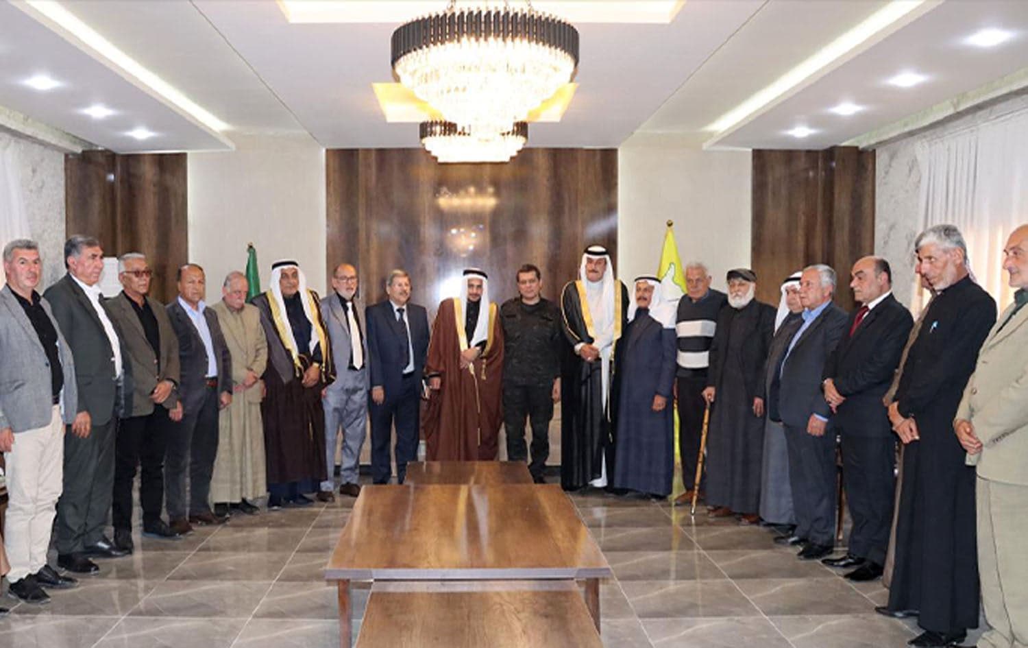 Mazlum Abdi Rakka'nin ileri gelenleriyle toplantı yaptı / Foto: Rûdaw