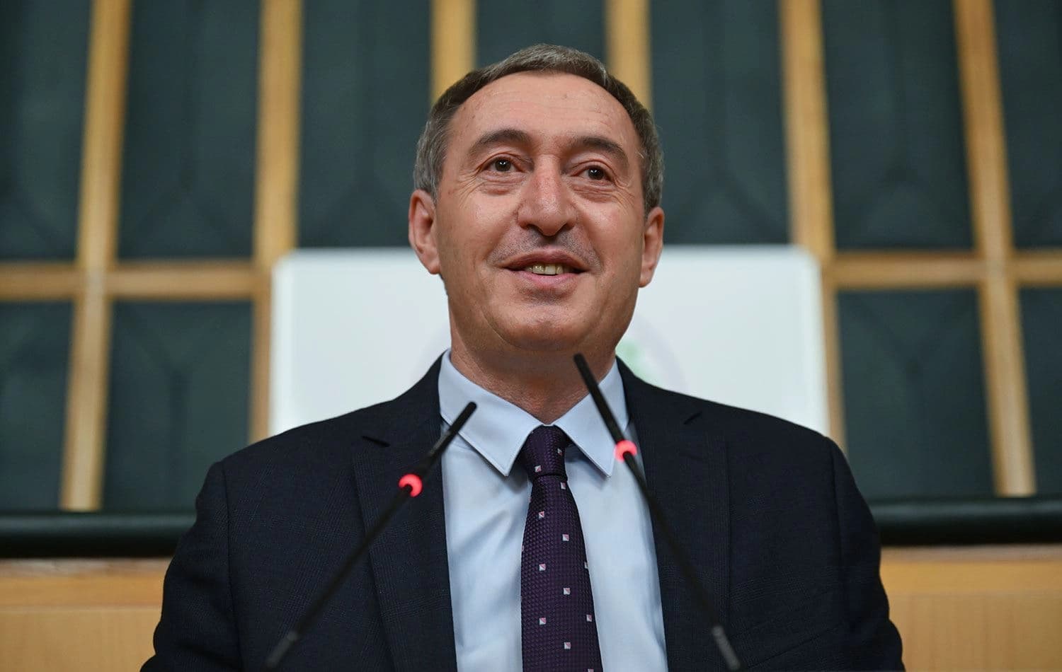 تونجەر باکرهان، هاوسەرۆکی پارتی یەکسانی و دیموکراسیی گەلان (دەم پارتی)