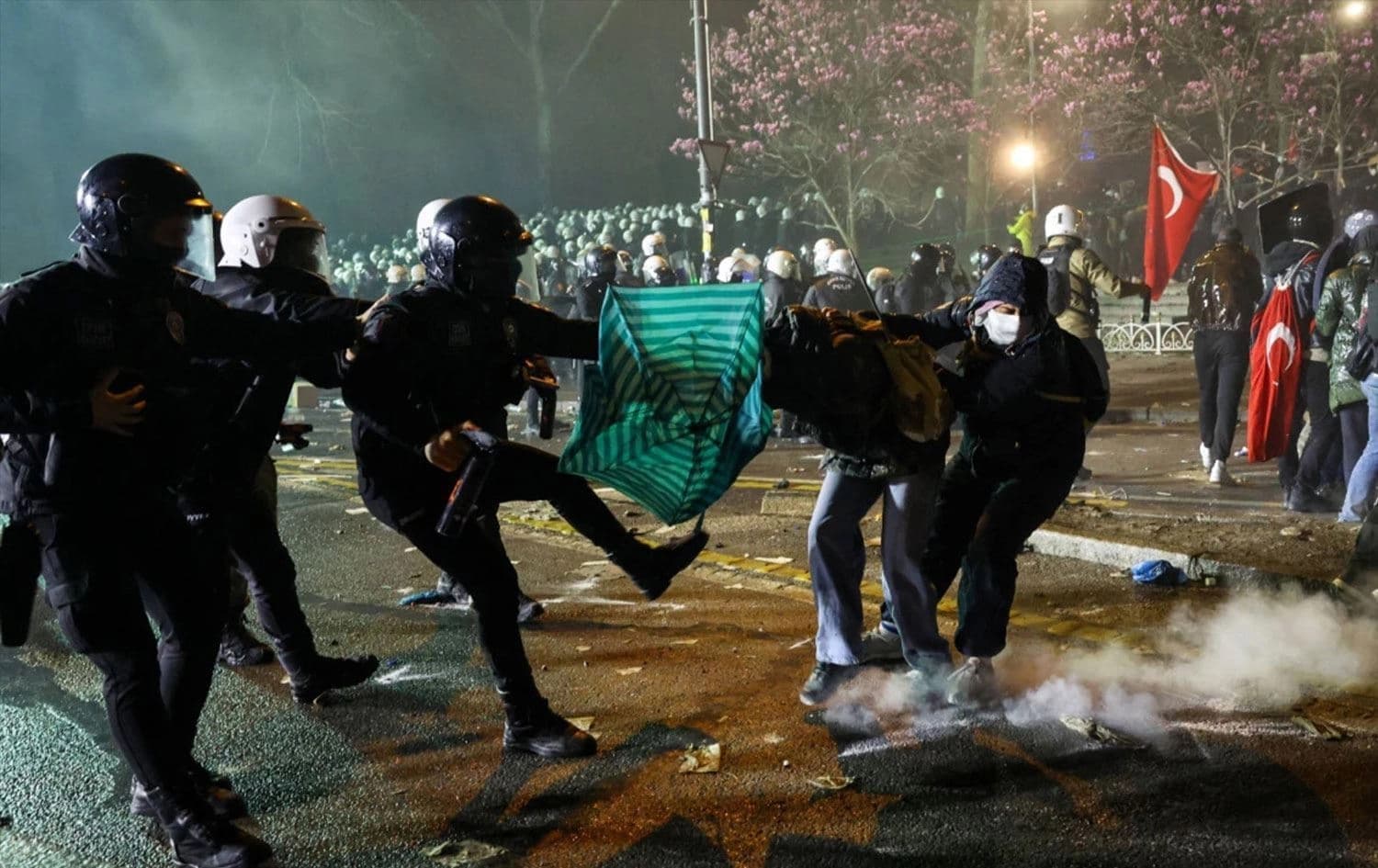 Ji xwenîşandanên Stenbolê dîmenek /Wêne: Torên Civakî