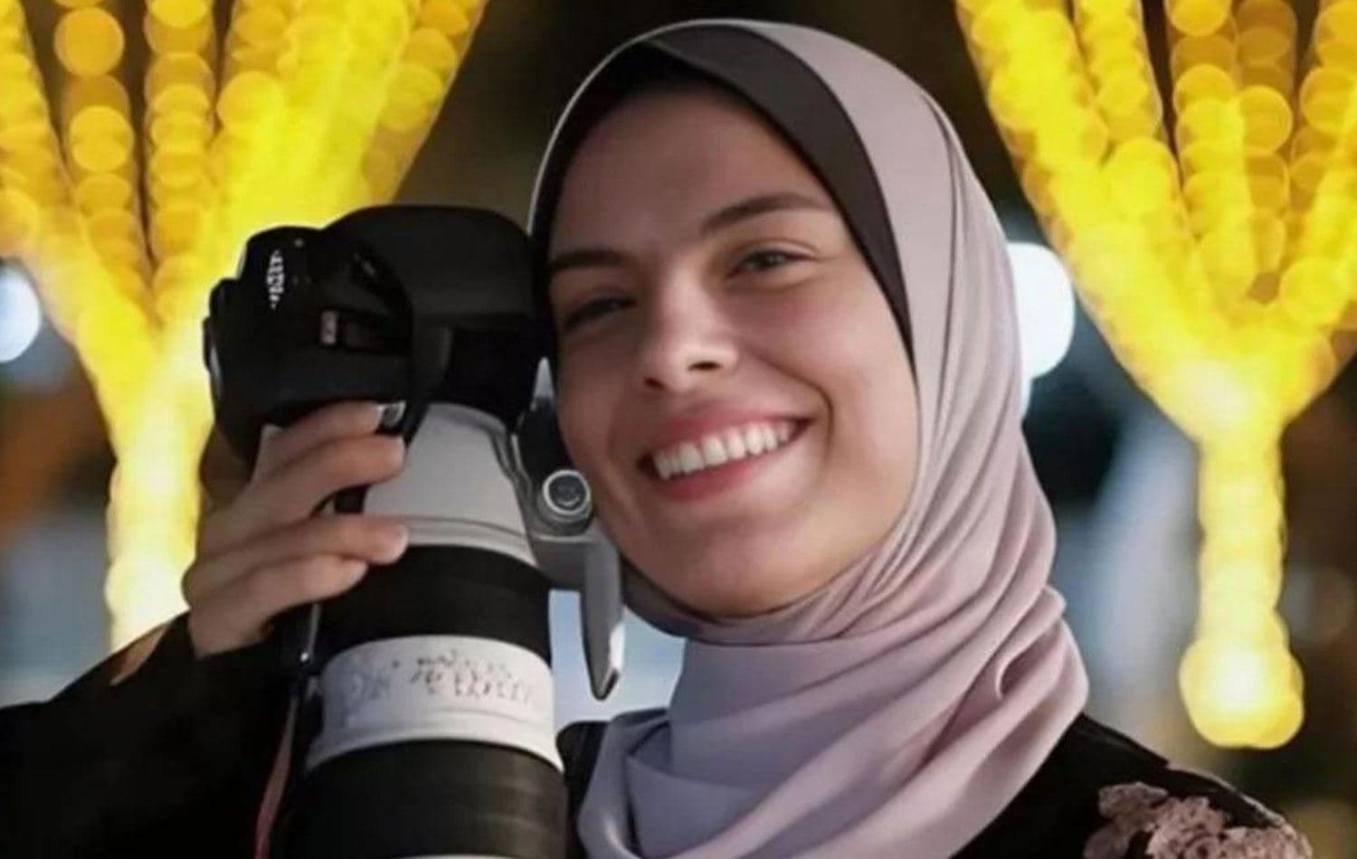 Filistinli foto muhabiri Fatima Hassona, İsrail ordusu tarafından Gazze’nin kuzeyindeki evine düzenlenen bir hava saldırısında ailesinden 10 kişiyle birlikte hayatını kaybetti.