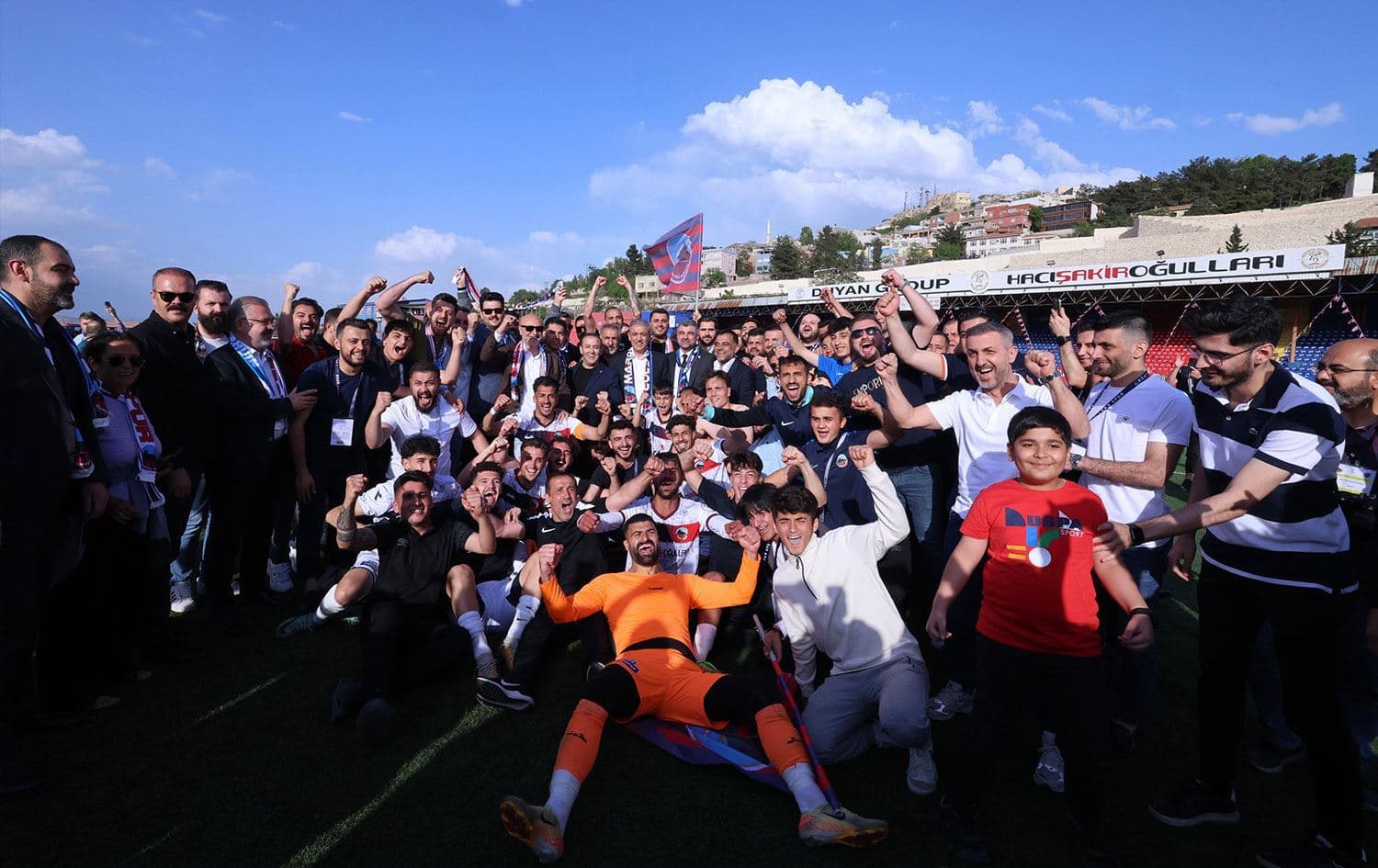 Tîma Mardinsporê şampiyoniyê xwe pîroz kir/Wêne: AA