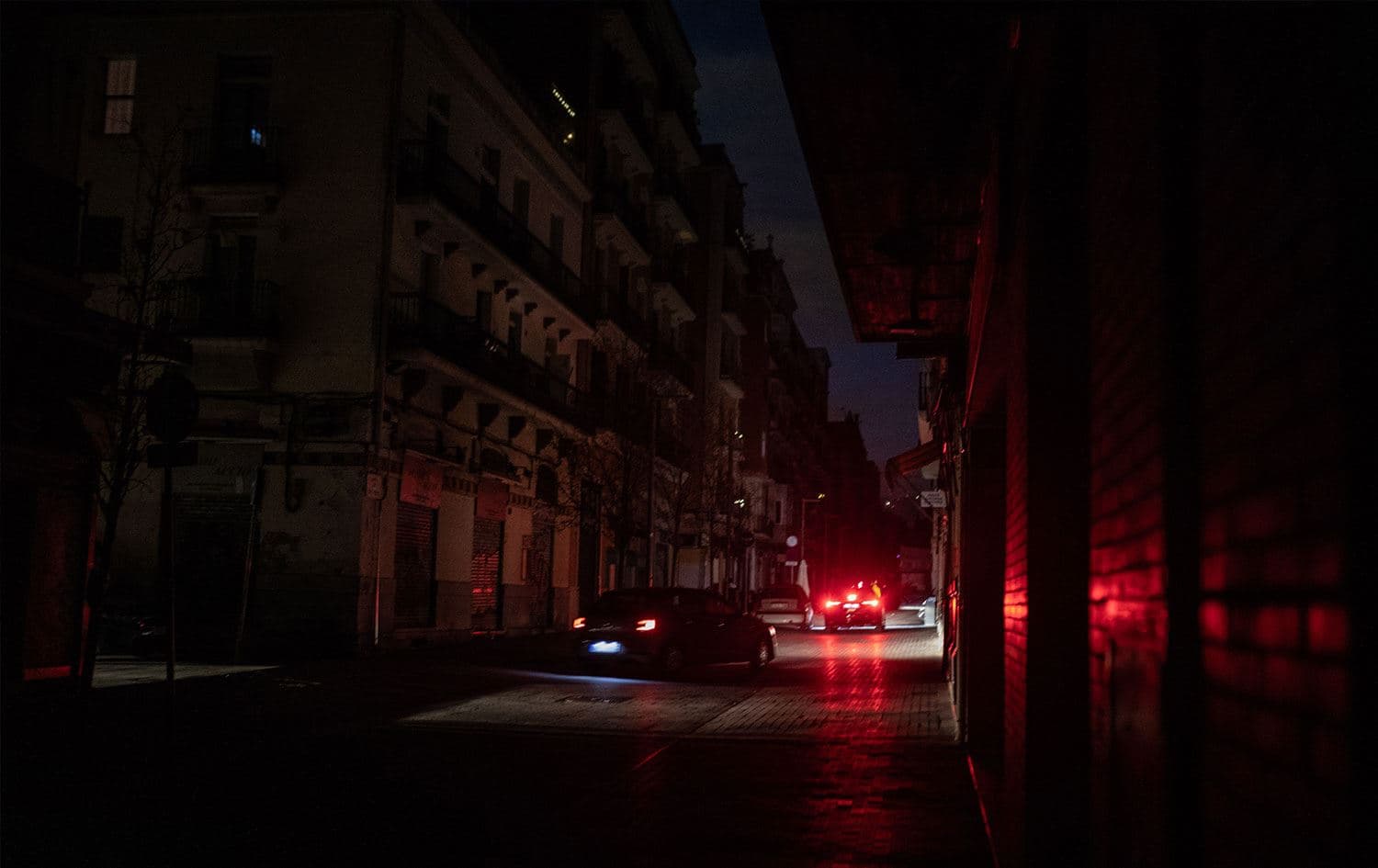 Barcelona kenti geniş kapsamlı elektrik kesintileri sırasında görüntülendi - AA