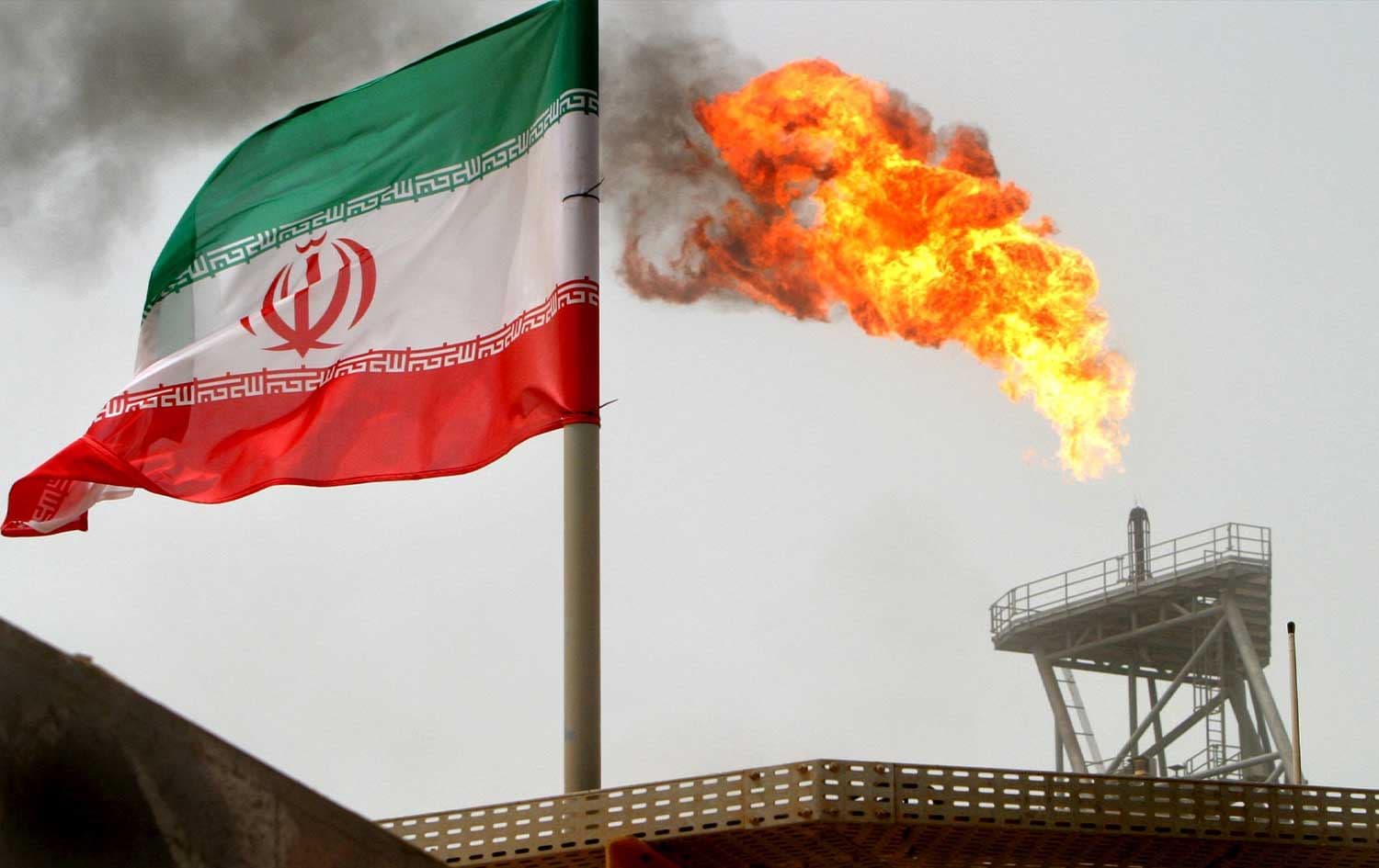 کێڵگەیەکی بەرهەمهێنانی نەوت لە ئێران؛ وێنە: REUTERS