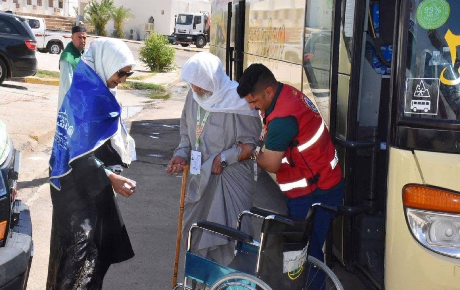 حجاج عراقيون متوجهون الى السعودية