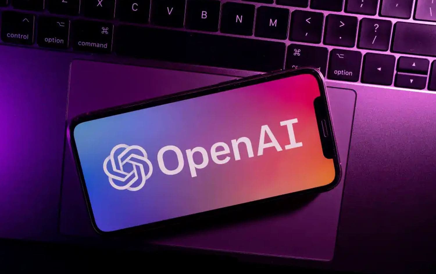 ژیریی دەستکردی OpenAI لەسەر مۆبایلێک.