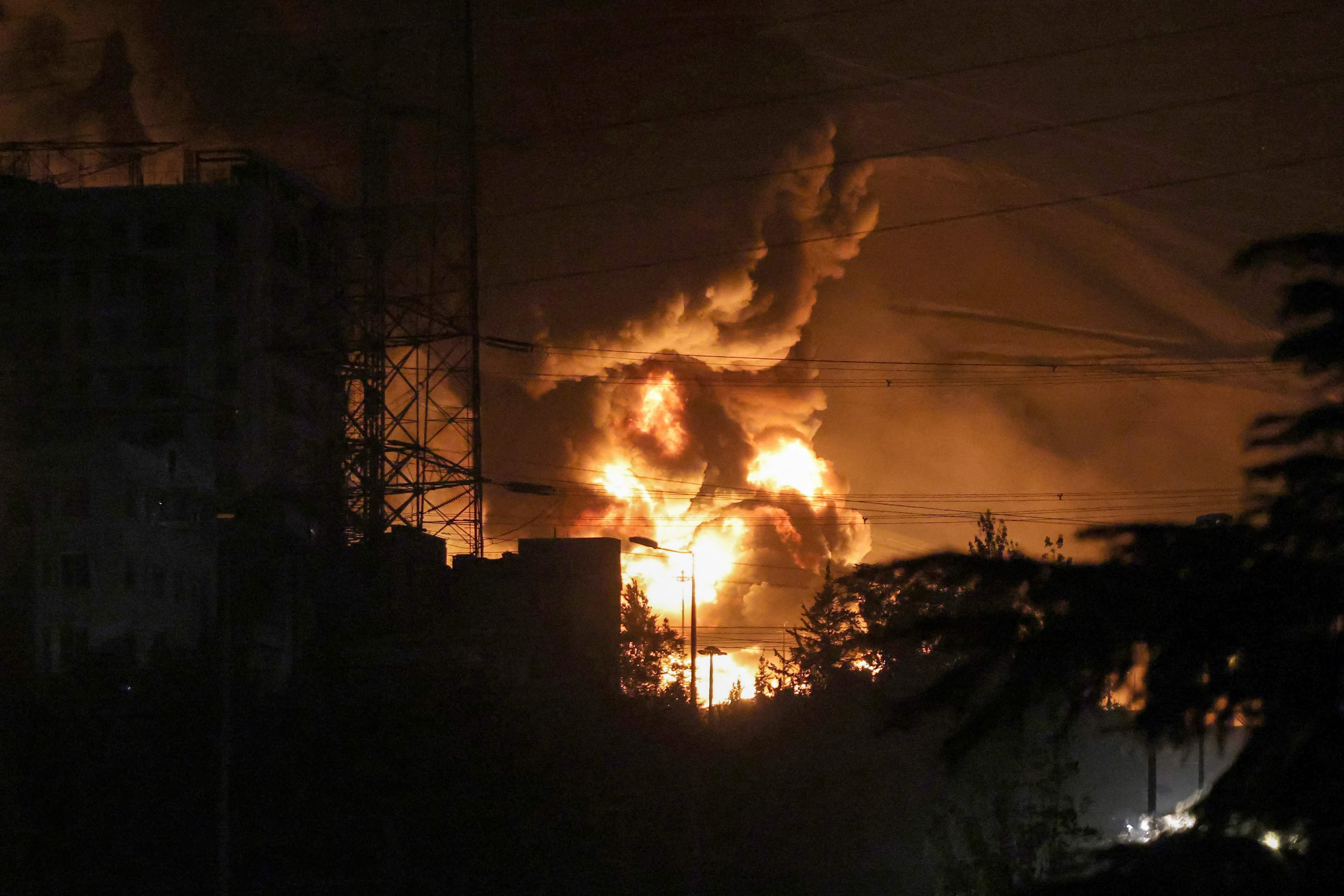  هێرشی ئیسرائیل بۆ سەر پاڵاوگەیەکی نەوت لە تەهران. وێنە: AFP