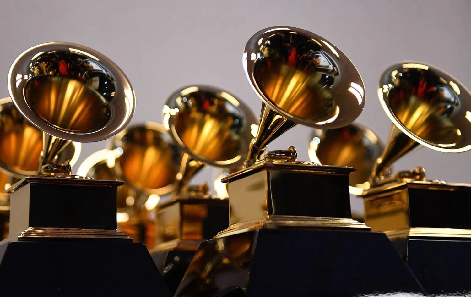 Amerikan Kayıt Akademisi, müzik dünyasının en prestijli ödüllerinden biri olan Grammy Ödülleri’nin 2026 yılına dair tarihini ve yeni düzenlemelerini duyurdu.
