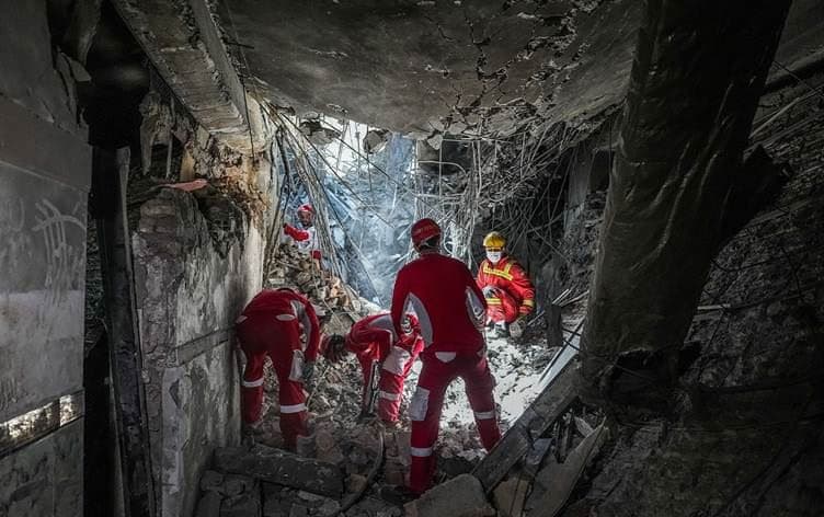 İsrail'in hava saldırısı sonrası Evin Hapishanesi. / AFP