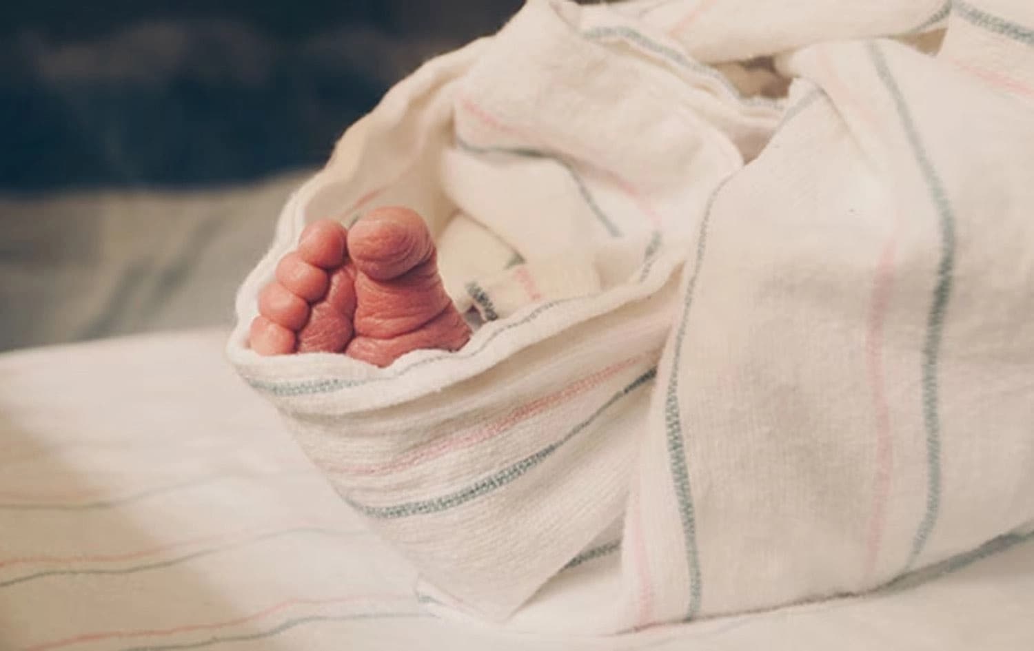 وێنەی قاچی منداڵێک. وێنەکە تەنیا بۆ روونکردنەوەی زیاتری هەواڵەکەیە