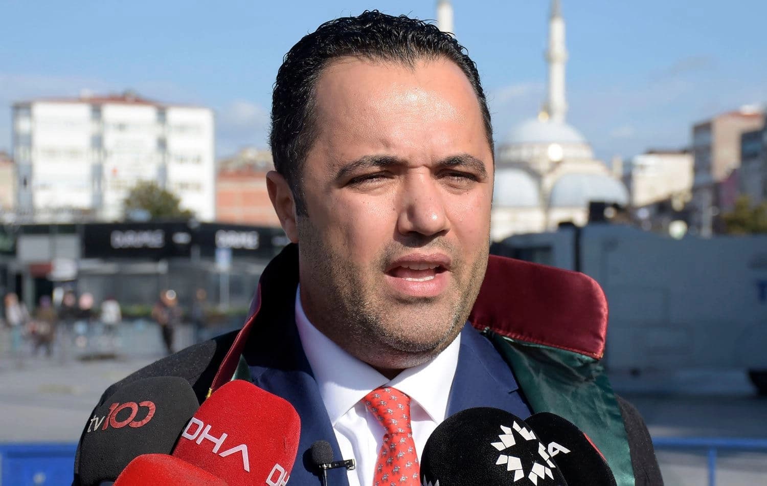 Gözaltına alınan avukat Rezan Epözdemir. / Foto: Sosyal medya