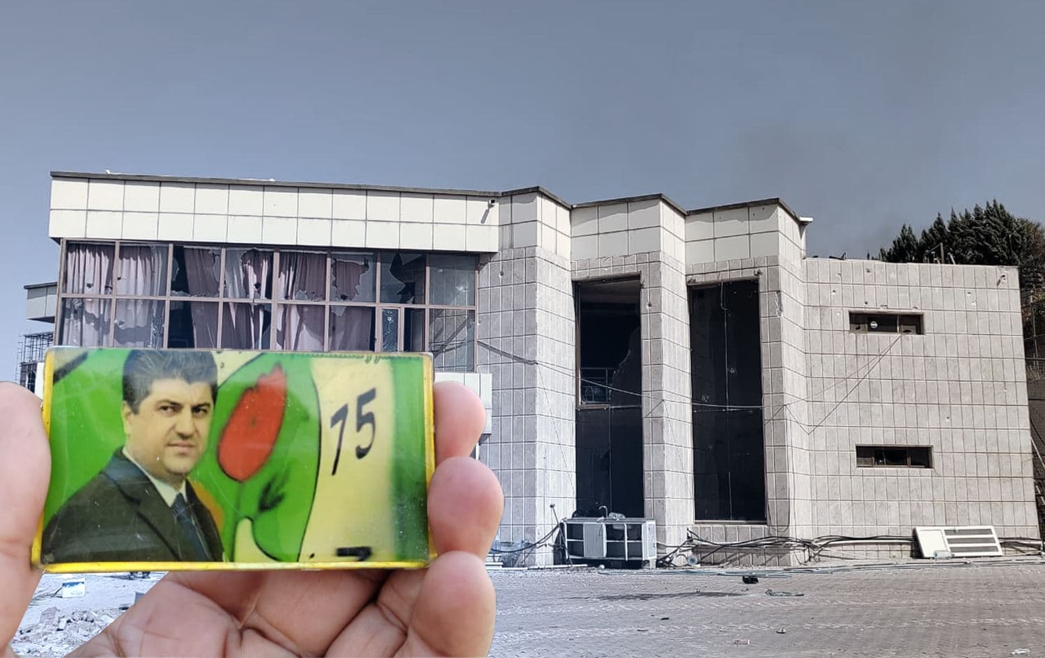وێنەیەکی لاهوور شێخ جەنگی، لە هۆتێلەکە دۆزراوەتەوە.
