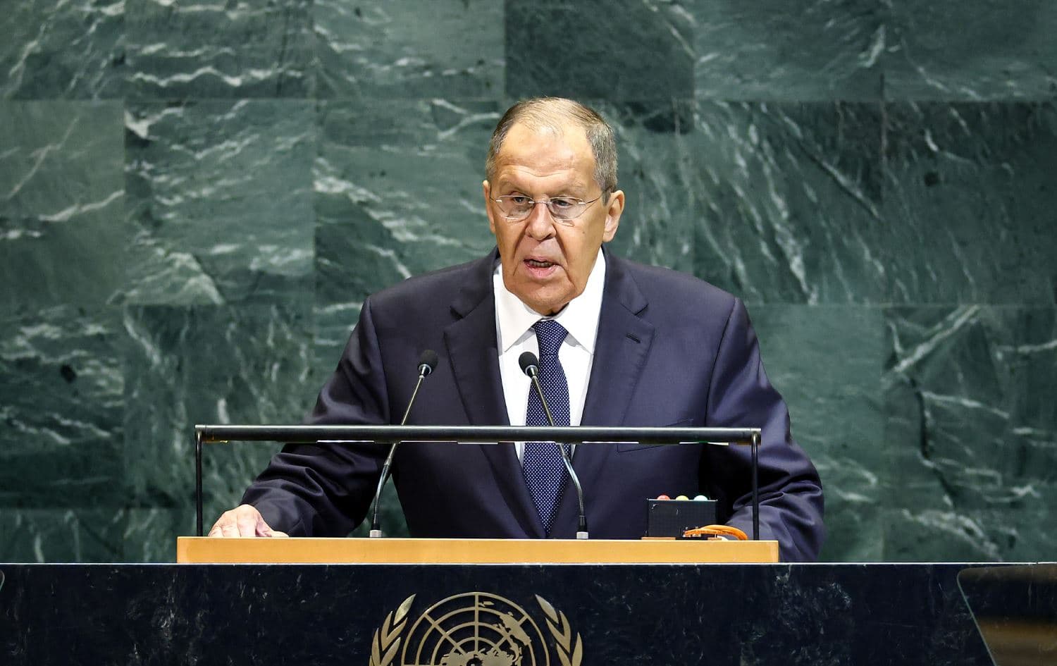 سێرگی لاڤرۆڤ، وەزیری دەرەوەی رووسیا لە کاتی گوتاردان لە کۆمەڵەی گشتیی نەتەوە یەکگرتووەکان. وێنە: AFP