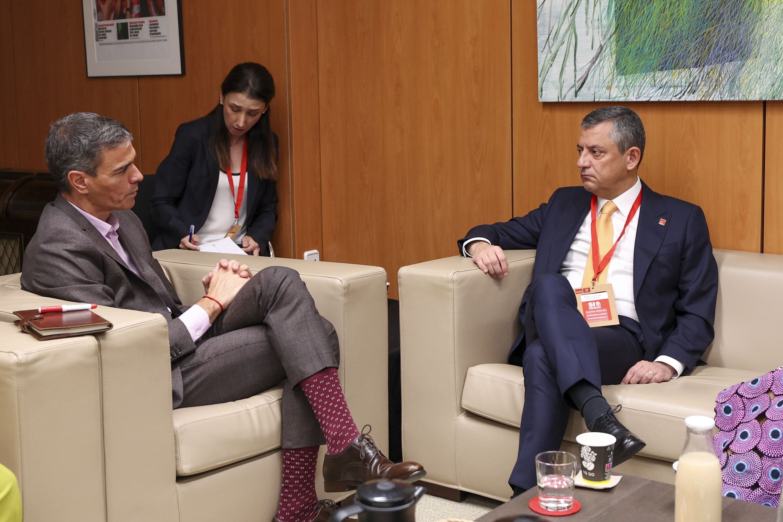 Foto: Cumhuriyet Halk Partisi (CHP) Genel Başkanı Özgür Özel, İspanya Başbakanı Pedro Sanchez ile bir araya geldi/AA
