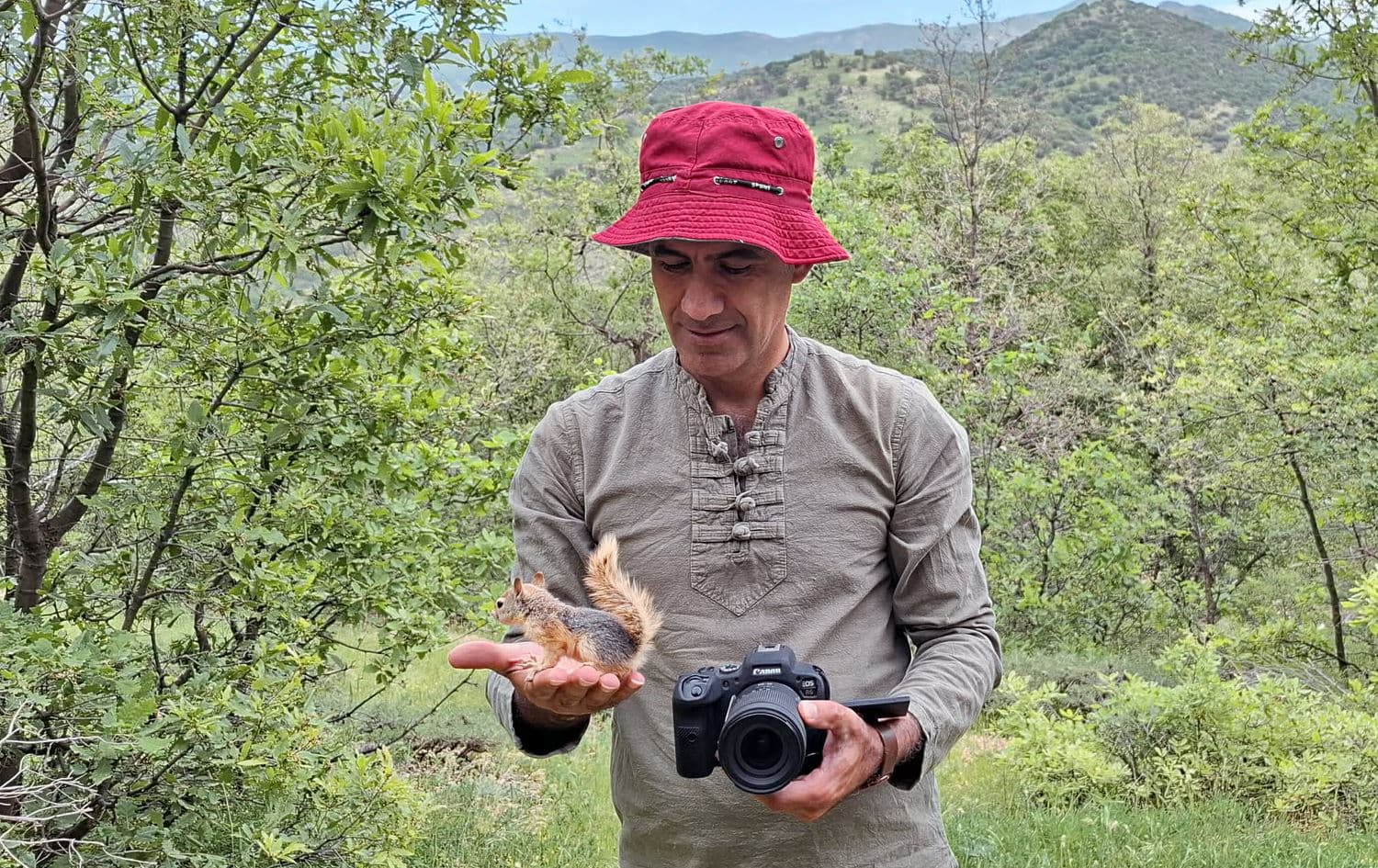 خەلیل سەحراگەرایی، دەرهێنەری رۆژهەڵاتی کوردستان. 