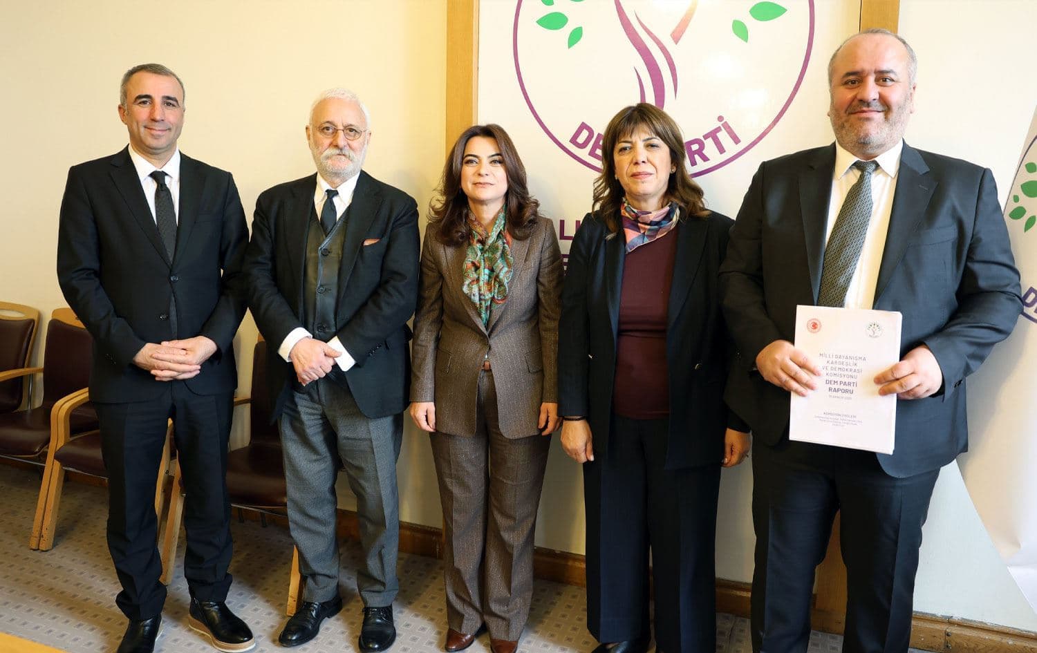 ئەندامانی دەم پارتی لە کۆمیسیۆنەکە