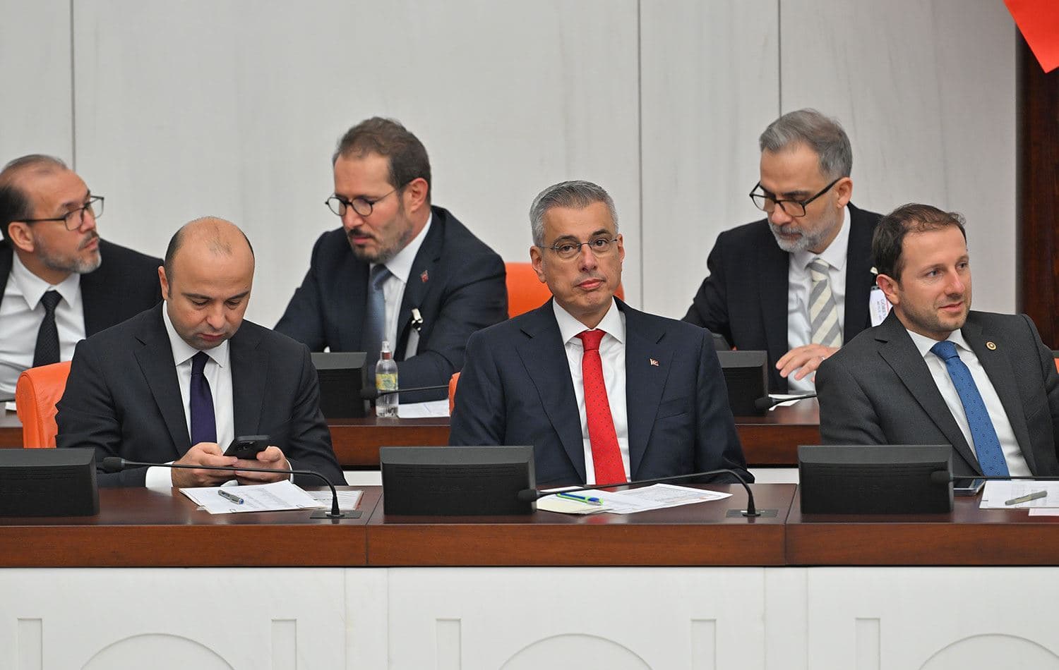 کەمال مەمیشئۆغڵو، وەزیری تەندروستیی تورکیا لە پەرلەمانی وڵاتەکەی