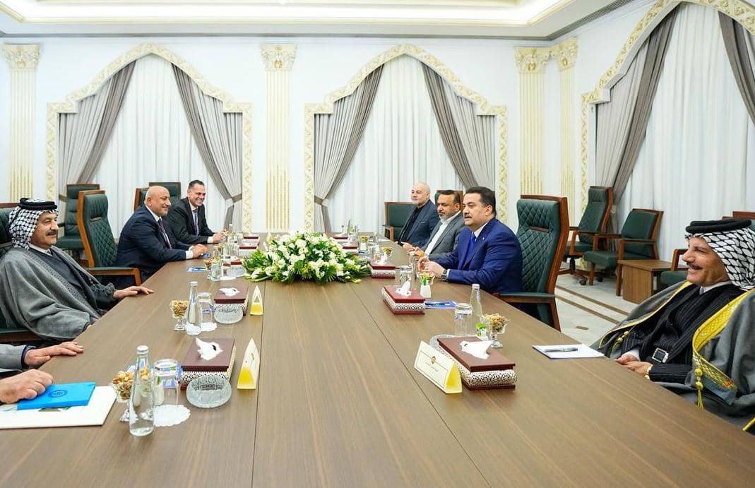 دیمەنی کۆبوونەوەیەکی خولیی هاوپەیمانیی ئاوەدانکردنەوە و گەشەپێدان.