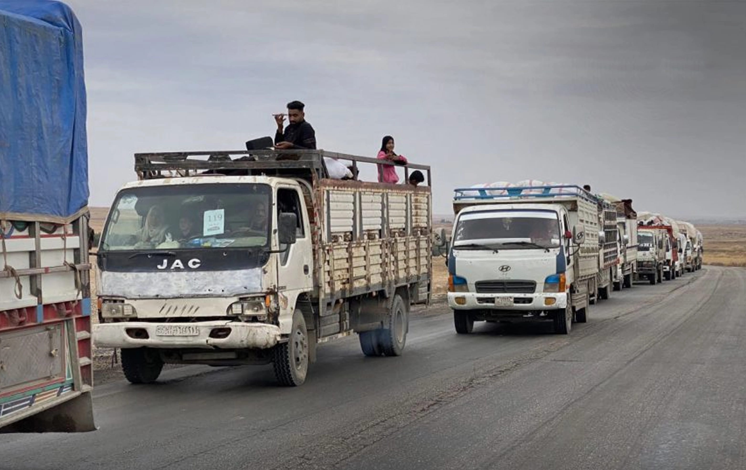 Displaced Syrians protest as 645 families return to Sari Kani