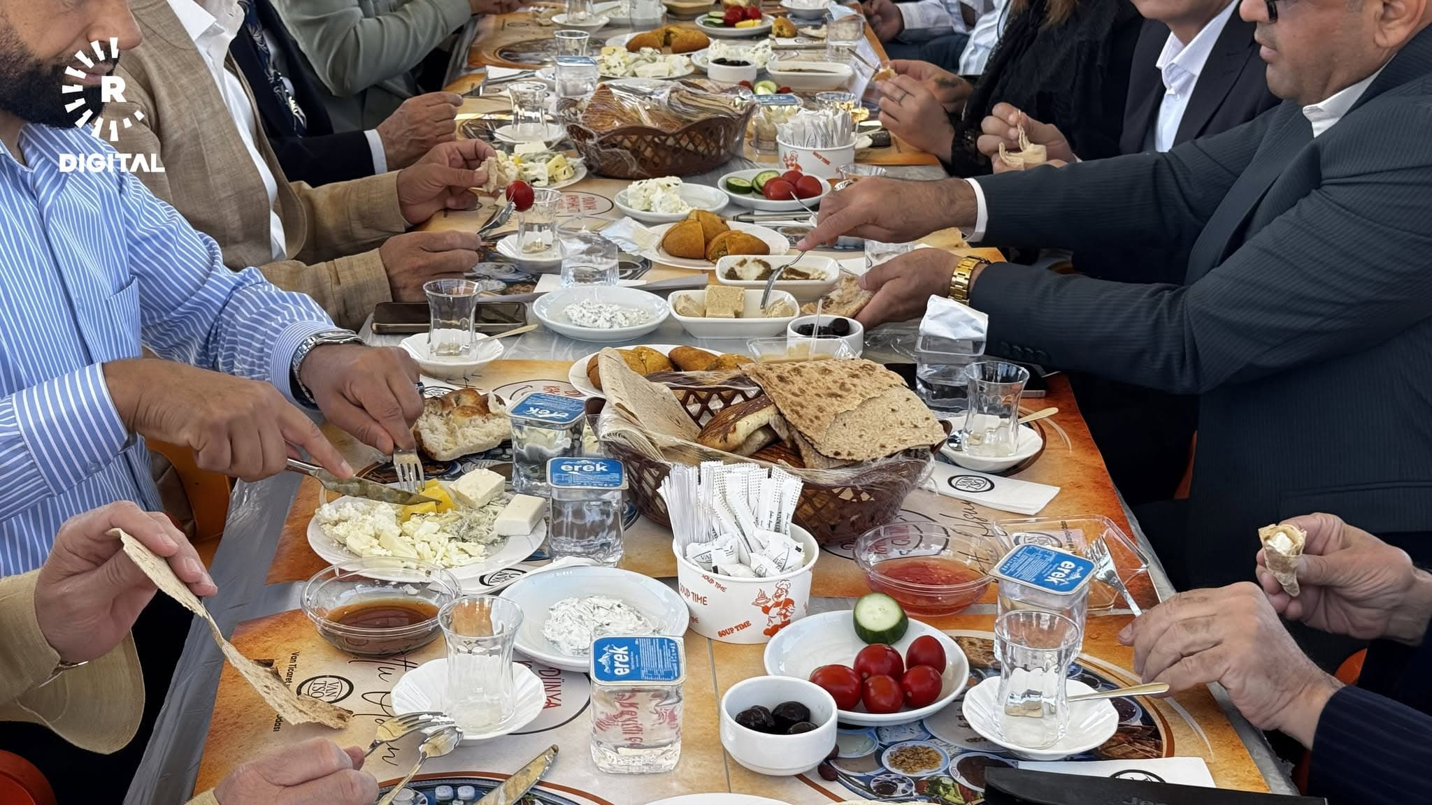 Van’da Dünya Kahvaltı Günü kutlandı: Kürdistan Bölgesi’nden geniş katılım
