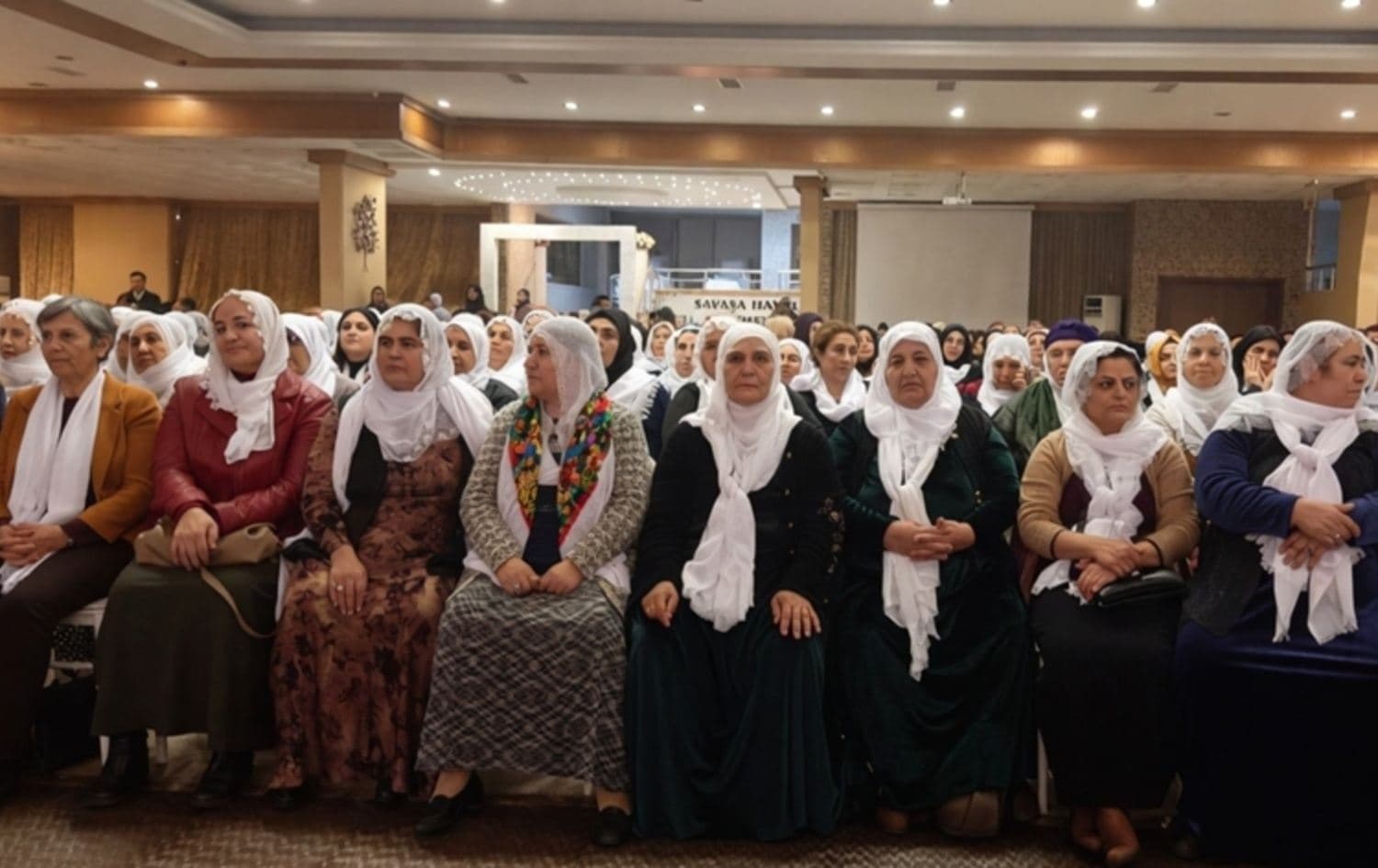 دایکانی ئاشتیی. وێنە: ئەرشیڤ