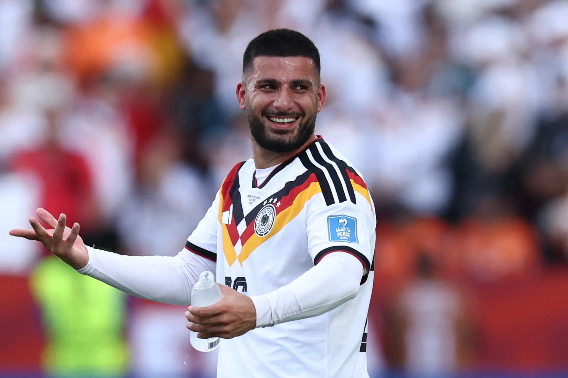 Milyonların gönlünü kazanan Kürt futbolcu: Deniz Undav