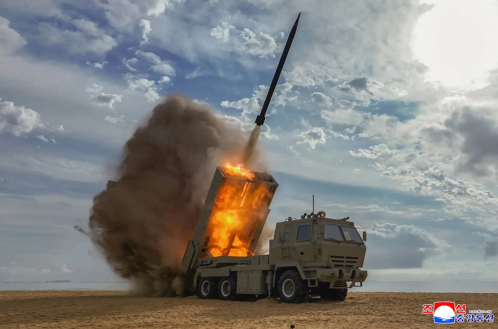 Kim ‘den Güney Kore sınırında güç gösterisi: Stratejik silah testlerini bizzat yönetti