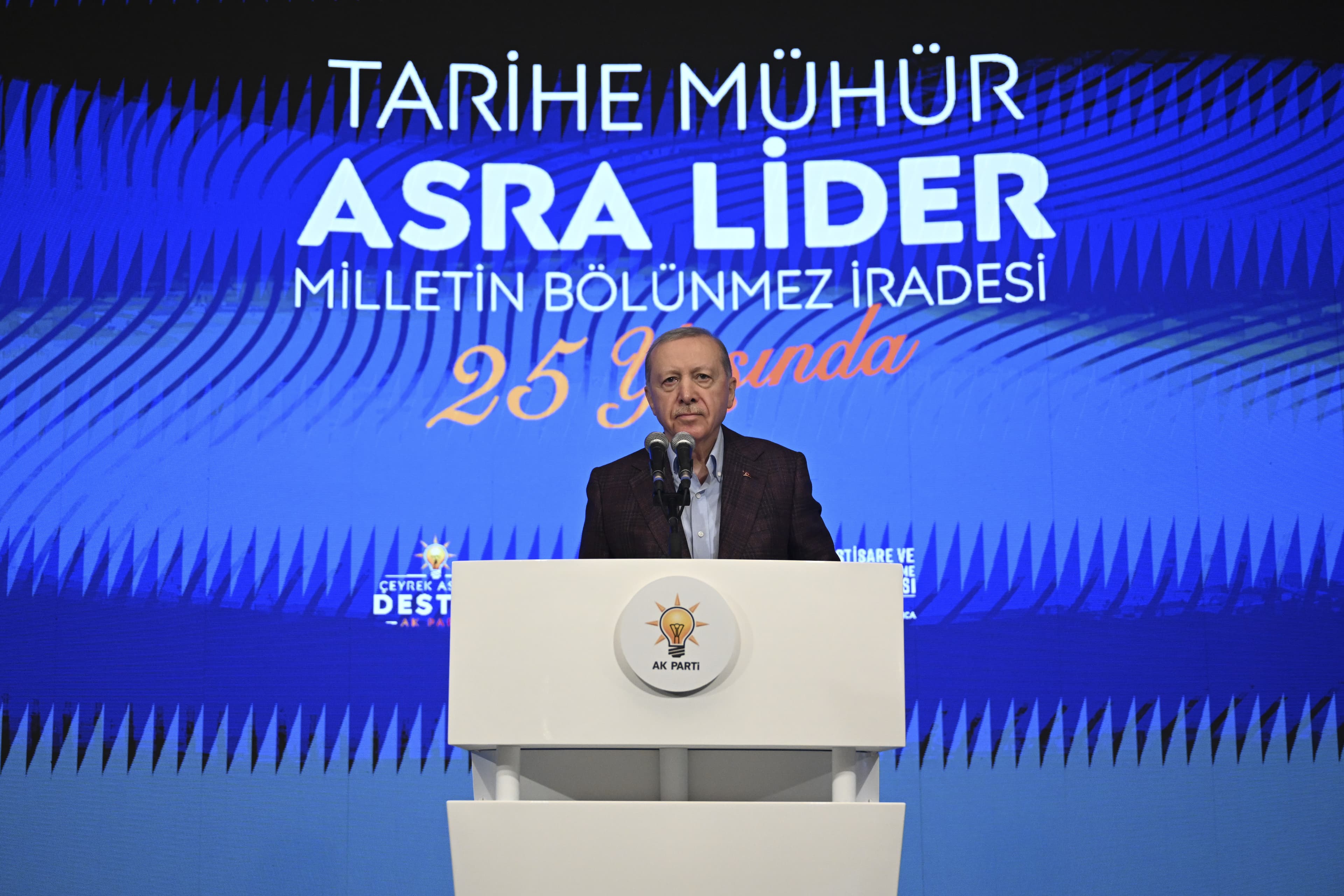 Erdoğan: Terörsüz Türkiye sürecinin başarıya ulaşmasını kendimiz için değil, ülkemiz için istiyoruz