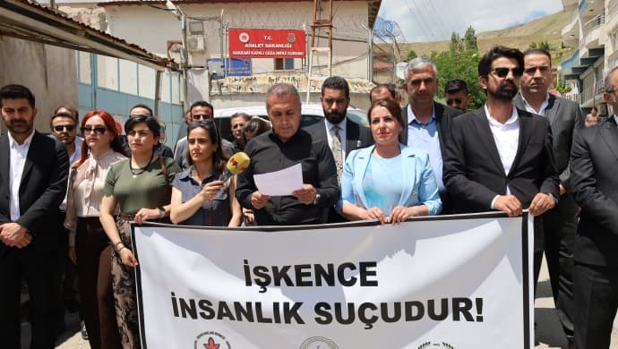 Li Şemzînanê 2 kesên ji Rojhilatê Kurdistanê hatine girtin: ‘Rastî şkence û destdirêjiyê hatin’