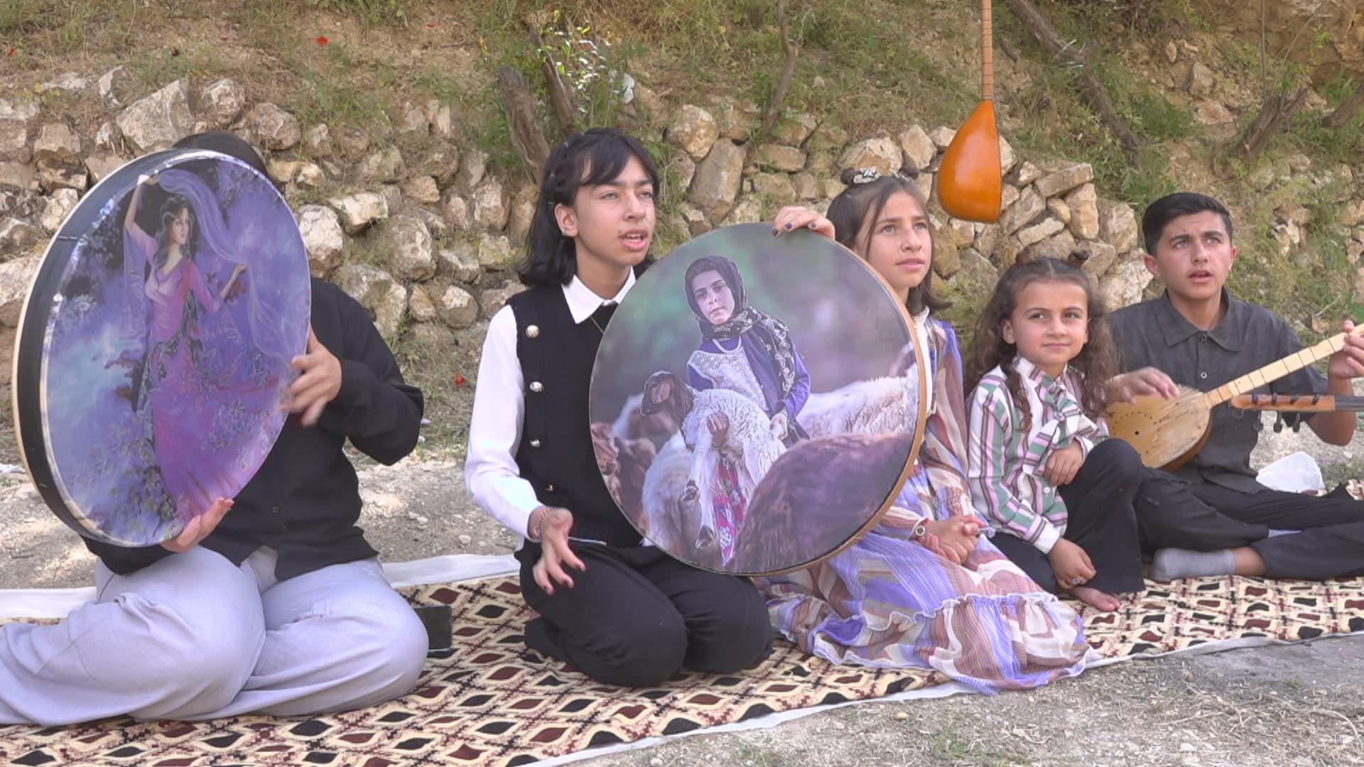 گەنجانی شنگال فۆلکلۆری دەڤەرەکەیان لە فەوتان دەپارێزن