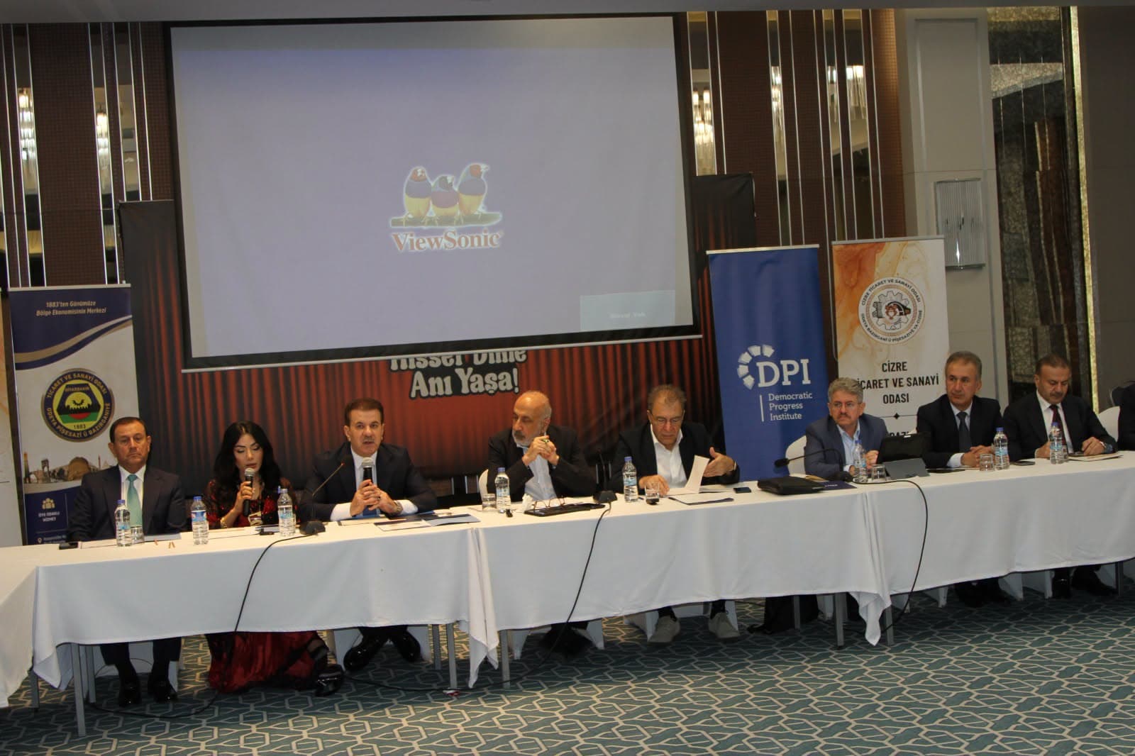 CIZÎR - Jûrên Bakur û Başûrê Kurdistanê: Divê em sûda aştiyê nîqaş bikin, ne zererên şer