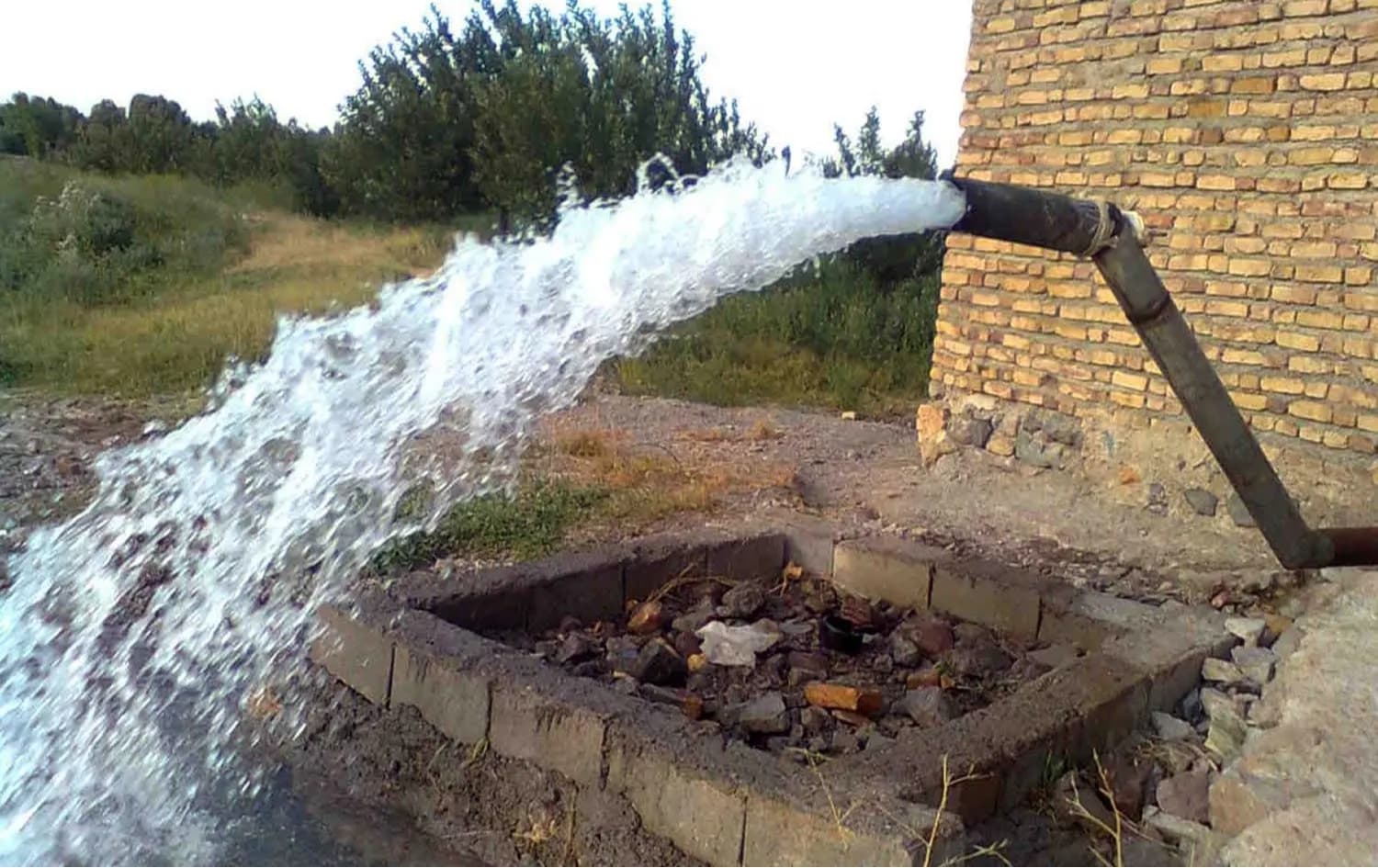 هەریر و دەوروبەری؛ بێکارەبایی بیرەکانی ئاویشی لە کار خستووە و مەترسی لەسەر رەز و باخەکانە