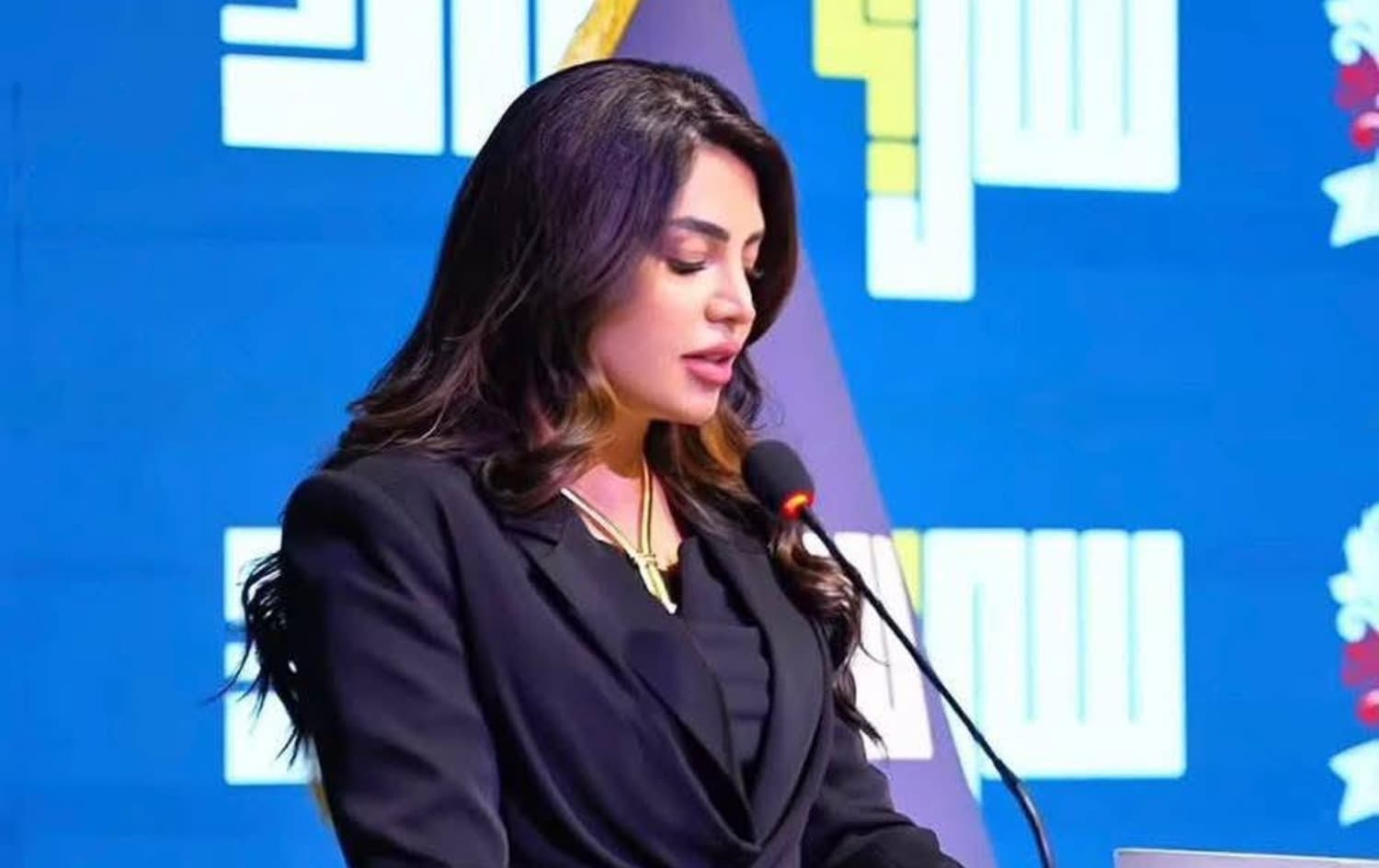 خانمە پەرلەمانتارێکی عێراق: ئەو ئافرەتەی سەما دەکات من نیم