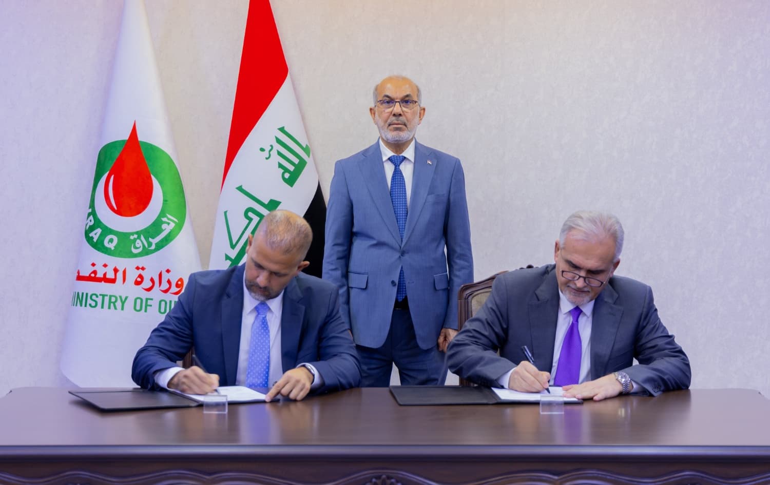 عێراق و هالیبەرتۆنی ئەمریکی گرێبەستێکیان بۆ پەرەپێدانی دوو کێڵگەی نەوت واژۆ کرد