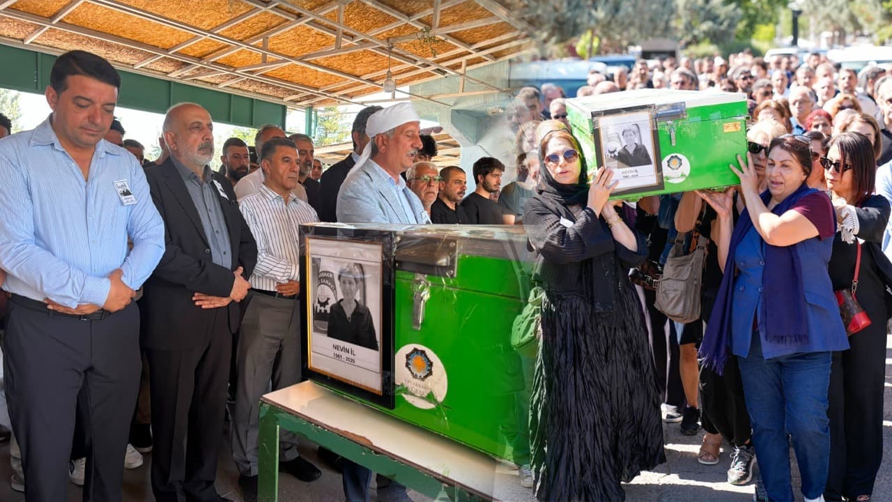 Nevin İl Diyarbakır'da toprağa verildi.