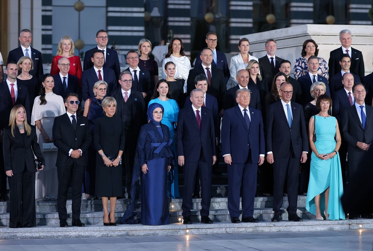 Liderler NATO zirvesinde Hizan balı yedi