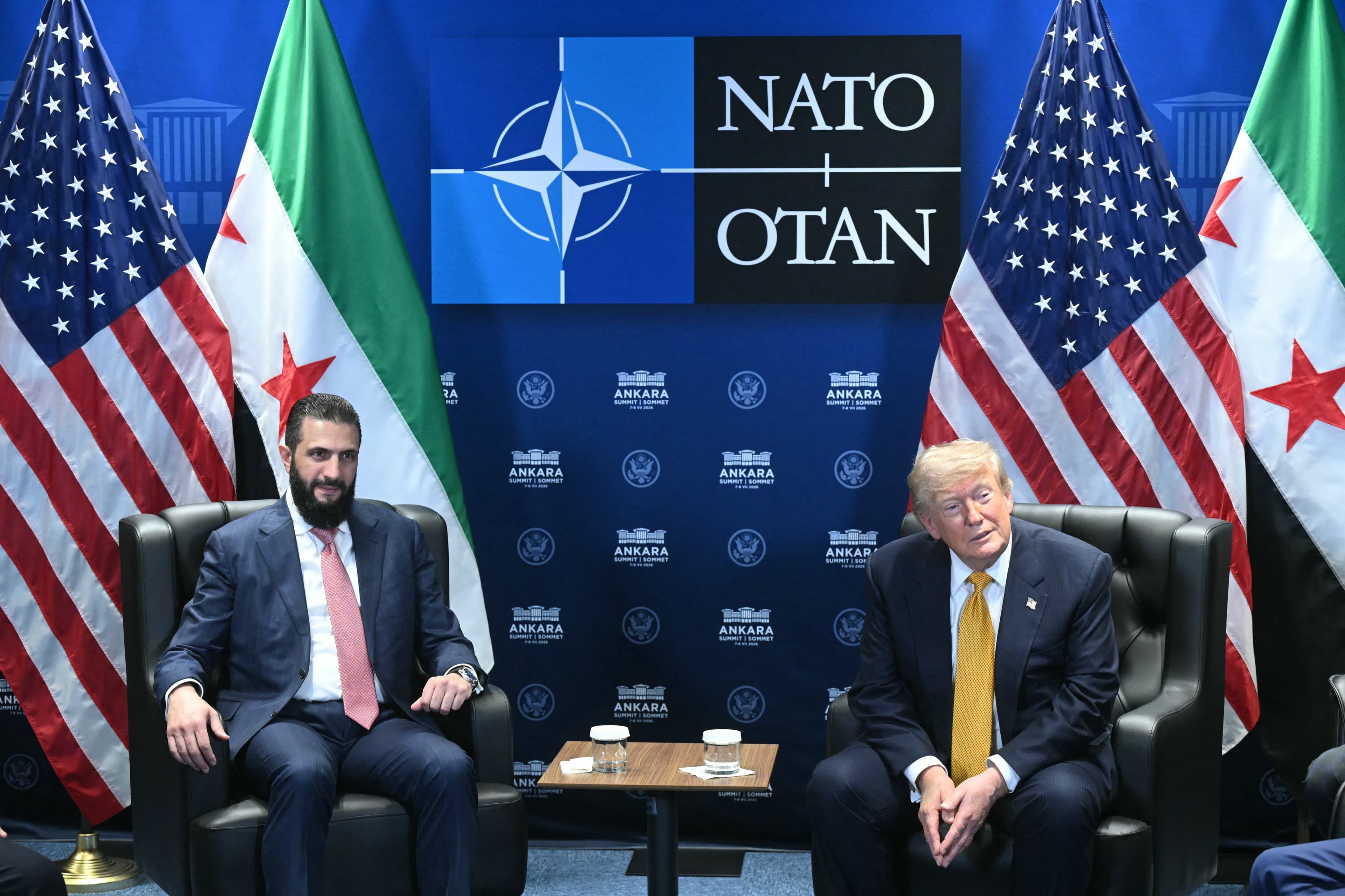 Donald Trump û Ehmed Şer li Enqereyê civiyan